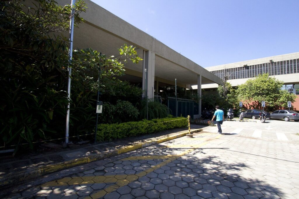 26022014fachadaspolifotomarcossantos009